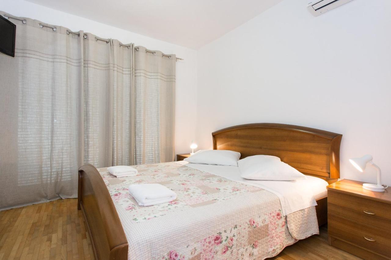 Bed & Breakfast Mario Krk Town Exterior photo