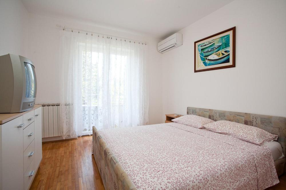 Bed & Breakfast Mario Krk Town Exterior photo